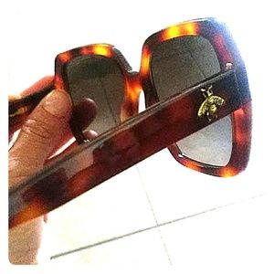 Gucci women's sun glasses